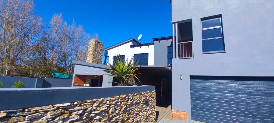 3 Bedroom Property for Sale in Grimbeeck Park North West